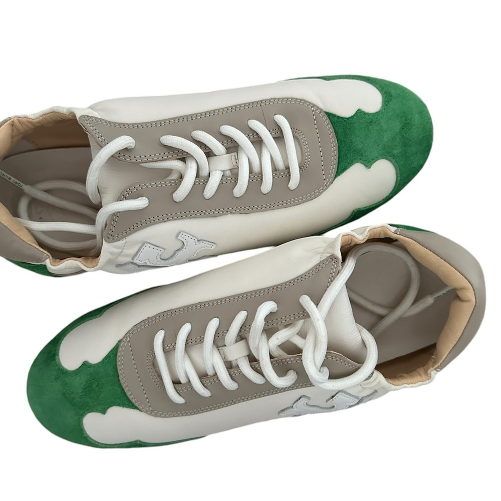 Tory Burch fashion white leather sneakers with a touch of green worn ones!!